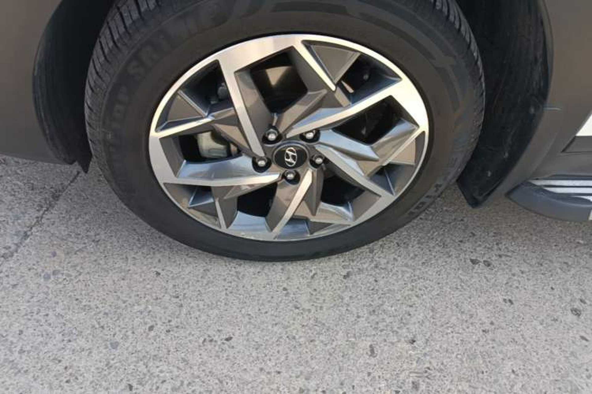 Used Hyundai Tucson 2019 280TGDi Dual-Clutch Two-Wheel Drive Fashion Edition China VI Standard Left Front Wheel Hub
