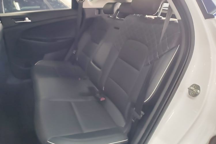 Used Hyundai Tucson 2019 280TGDi Dual-Clutch Two-Wheel Drive Fashion Edition China VI Standard Left Rear Seat