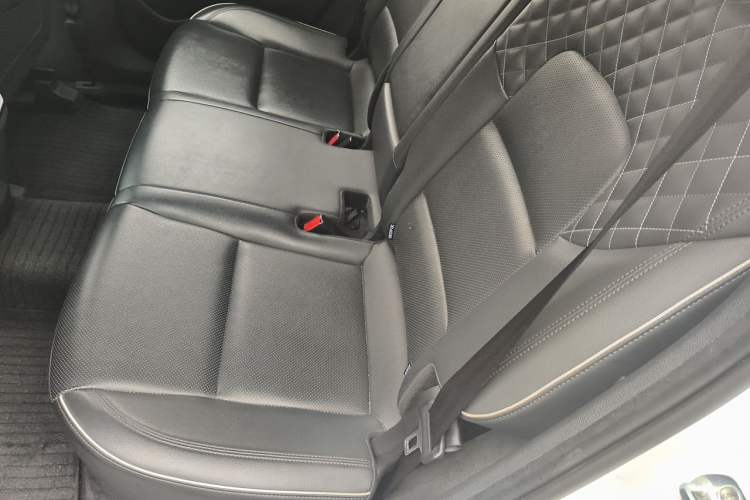 Used Hyundai Tucson 2019 280TGDi Dual-Clutch Two-Wheel Drive Fashion Edition China V Standard Left Rear Seat