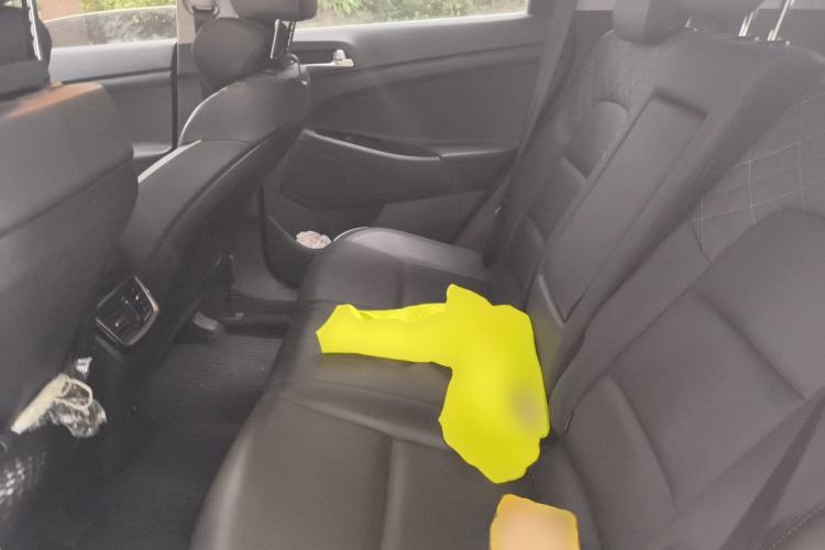 Used Hyundai Tucson 2019 280TGDi Dual-Clutch Two-Wheel Drive Smart Connect Version China V Standard Left Rear Seat