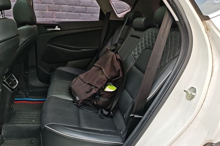 Used Hyundai Tucson 2019 280TGDi Dual-Clutch Two-Wheel Drive Fashion Edition China V Standard Left Rear Seat
