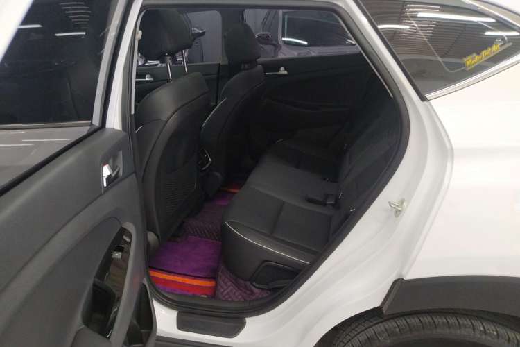 Used Hyundai Tucson 2019 280TGDi Dual-Clutch Two-Wheel Drive Fashion Edition China VI Standard Left Rear Seat