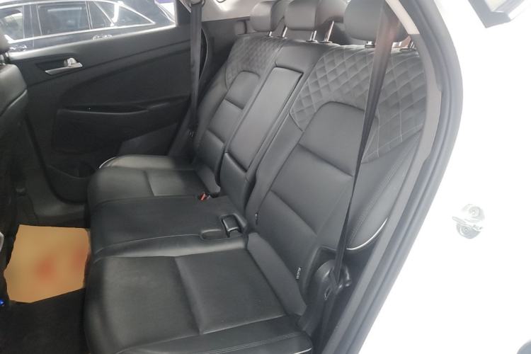 Used Hyundai Tucson 2019 280TGDi Dual-Clutch Two-Wheel Drive Fashion Edition China VI Standard Left Rear Seat