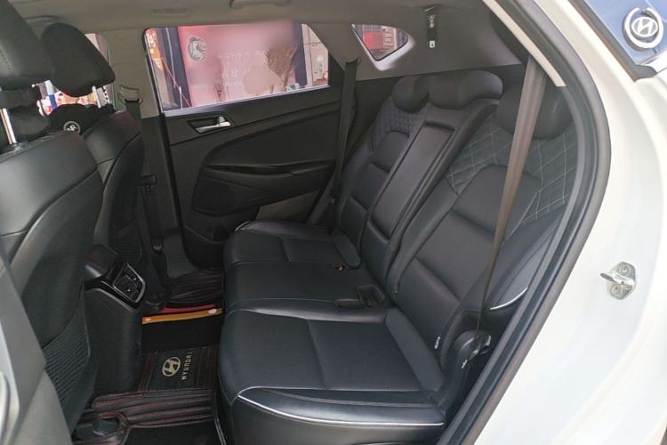 Used Hyundai Tucson 2019 280TGDi Dual-Clutch Two-Wheel Drive Fashion Edition China VI Standard Left Rear Seat