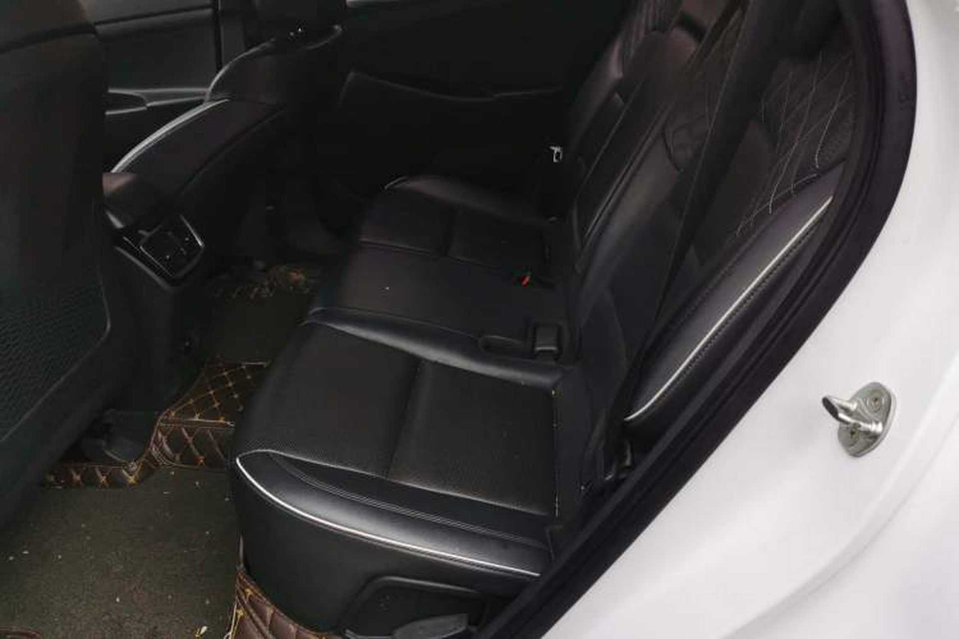 Used Hyundai Tucson 2019 280TGDi Dual-Clutch Two-Wheel Drive Luxury Edition China V Standard Left Rear Seat