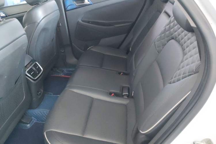 Used Hyundai Tucson 2019 280TGDi Dual-Clutch Two-Wheel Drive Smart Connect Version China VI Left Rear Seat