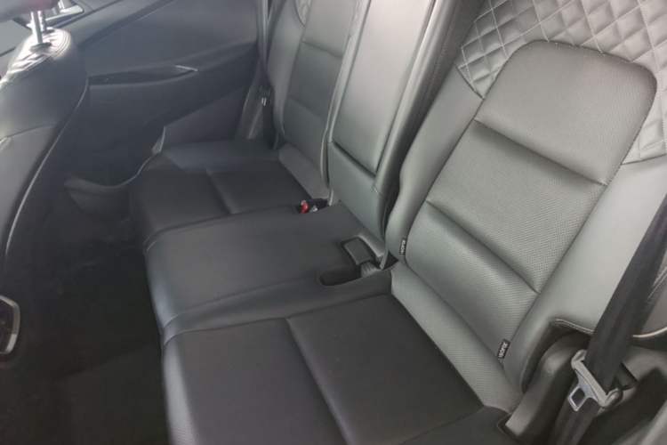 Used Hyundai Tucson 2019 280TGDi Dual-Clutch Two-Wheel Drive Fashion Edition China VI Standard Left Rear Seat