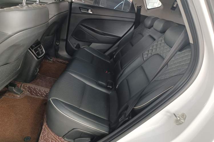 Used Hyundai Tucson 2019 280TGDi Dual-Clutch Two-Wheel Drive Fashion Edition China VI Standard Left Rear Seat