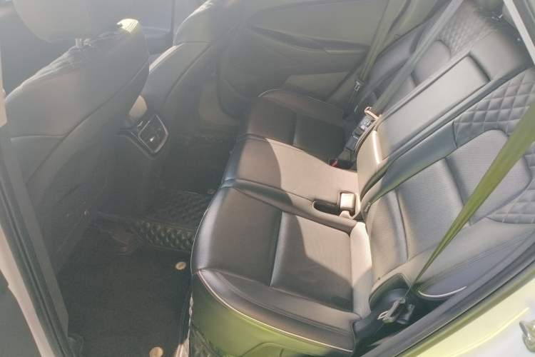 Used Hyundai Tucson 2019 280TGDi Dual-Clutch Two-Wheel Drive Smart Connect Version China V Standard Left Rear Seat