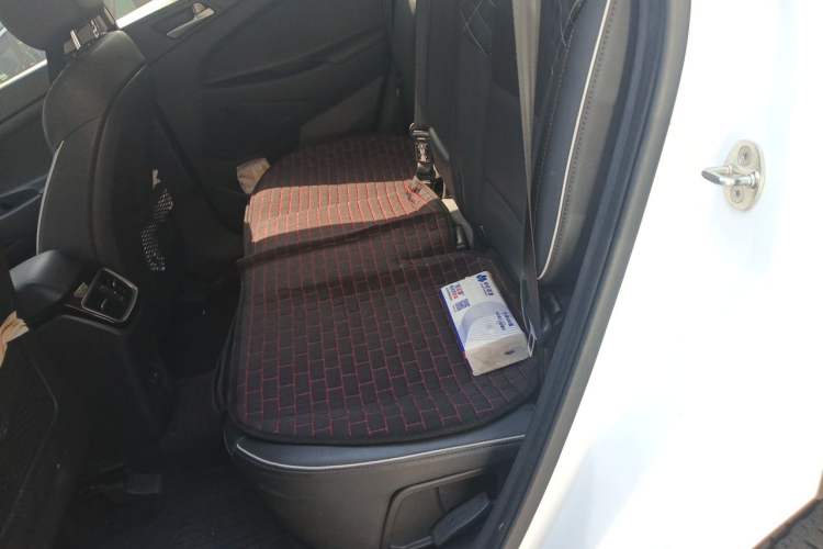 Used Hyundai Tucson 2019 280TGDi Dual-Clutch Two-Wheel Drive Fashion Edition China V Standard Left Rear Seat