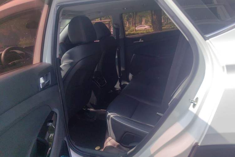 Used Hyundai Tucson 2019 280TGDi Dual-Clutch Two-Wheel Drive Fashion Edition China V Standard Left Rear Seat