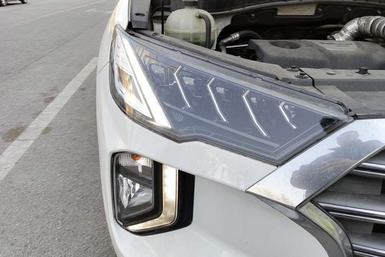 Used Hyundai Tucson 2019 280TGDi Dual-Clutch Two-Wheel Drive Fashion Edition China VI Standard Right Front Headlight