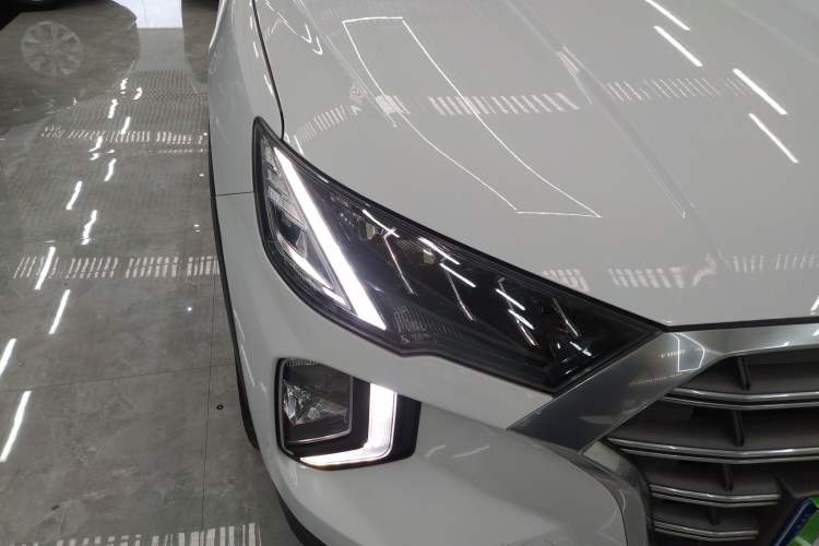Used Hyundai Tucson 2019 280TGDi Dual-Clutch Two-Wheel Drive Fashion Edition China VI Standard Right Front Headlight