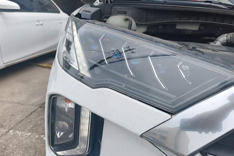 Used Hyundai Tucson 2019 280TGDi Dual-Clutch Two-Wheel Drive Fashion Edition China VI Standard Right Front Headlight