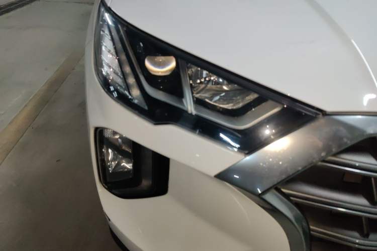 Used Hyundai Tucson 2019 280TGDi Dual-Clutch Two-Wheel Drive Smart Connect Version China V Standard Right Front Headlight
