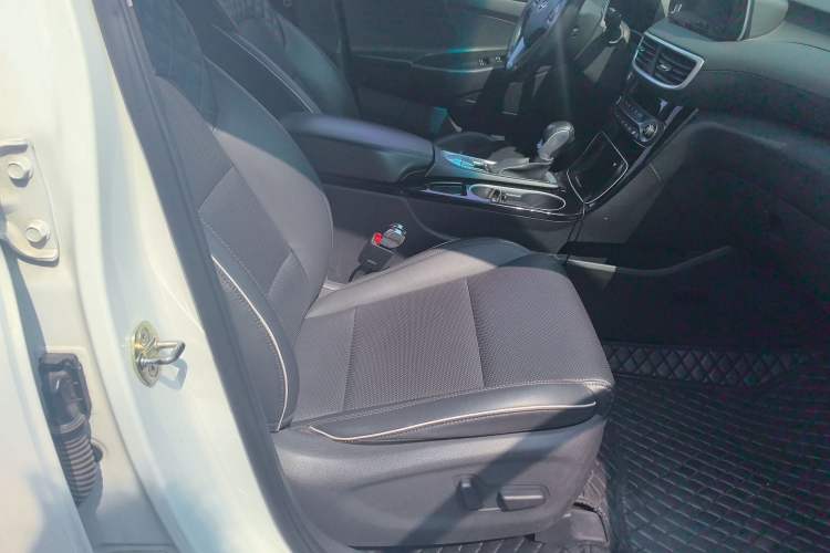 Used Hyundai Tucson 2019 280TGDi Dual-Clutch Two-Wheel Drive Smart Connect Version China VI Right Front Seat