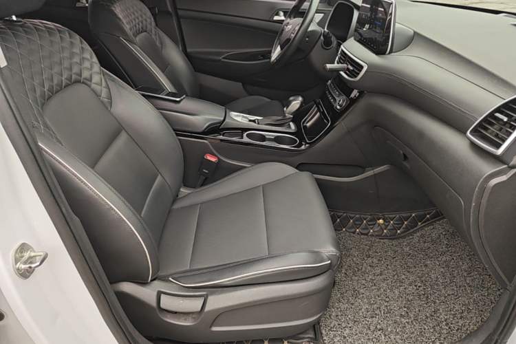 Used Hyundai Tucson 2019 280TGDi Dual-Clutch Two-Wheel Drive Fashion Edition China VI Standard Right Front Seat