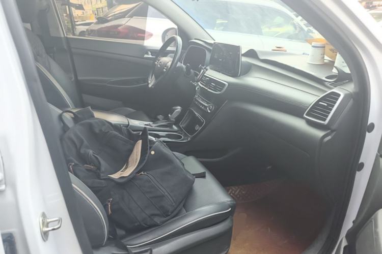Used Hyundai Tucson 2019 280TGDi Dual-Clutch Two-Wheel Drive Fashion Edition China VI Standard Right Front Seat
