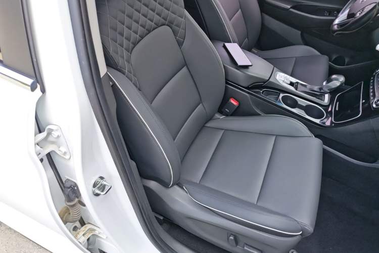 Used Hyundai Tucson 2019 280TGDi Dual-Clutch Two-Wheel Drive Smart Connect Version China V Standard Right Front Seat