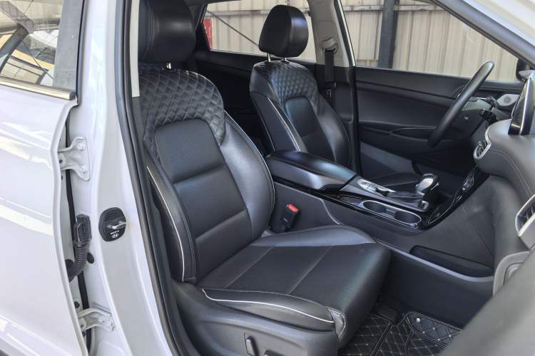 Used Hyundai Tucson 2019 280TGDi Dual-Clutch Two-Wheel Drive Smart Connect Version China VI Right Front Seat