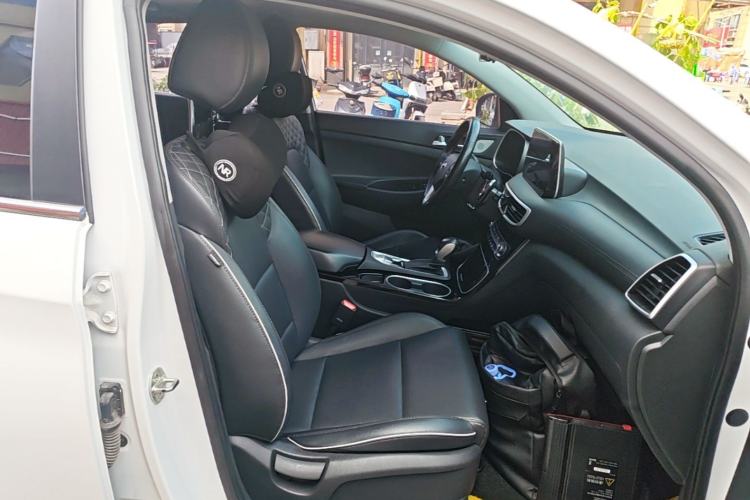 Used Hyundai Tucson 2019 280TGDi Dual-Clutch Two-Wheel Drive Fashion Edition China VI Standard Right Front Seat