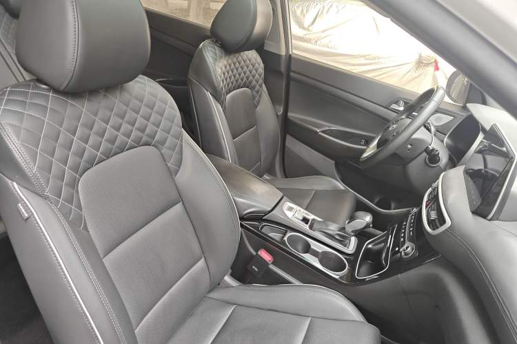 Used Hyundai Tucson 2019 280TGDi Dual-Clutch Two-Wheel Drive Fashion Edition China VI Standard Right Front Seat