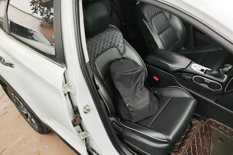 Used Hyundai Tucson 2019 280TGDi Dual-Clutch Two-Wheel Drive Luxury Edition China V Standard Right Front Seat