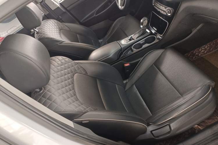 Used Hyundai Tucson 2019 280TGDi Dual-Clutch Two-Wheel Drive Fashion Edition China VI Standard Right Front Seat
