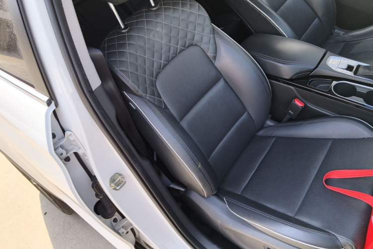 Used Hyundai Tucson 2019 280TGDi Dual-Clutch Two-Wheel Drive Smart Connect Version China V Standard Right Front Seat