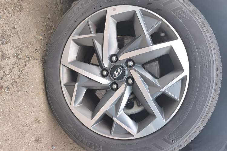 Used Hyundai Tucson 2019 280TGDi Dual-Clutch Two-Wheel Drive Fashion Edition China V Standard Right Front Wheel Hub