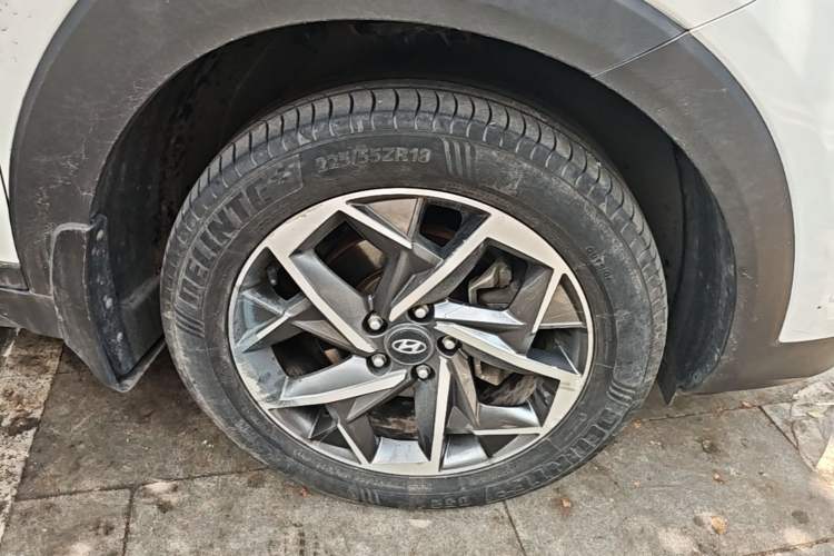 Used Hyundai Tucson 2019 280TGDi Dual-Clutch Two-Wheel Drive Fashion Edition China VI Standard Right Front Wheel Hub