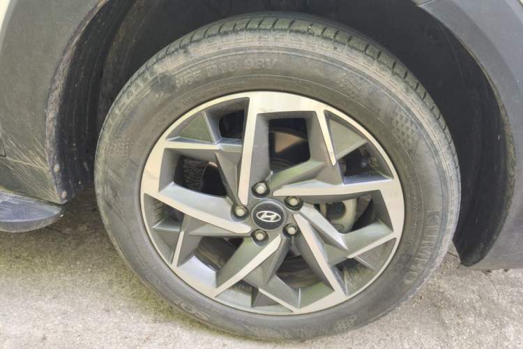 Used Hyundai Tucson 2019 280TGDi Dual-Clutch Two-Wheel Drive Smart Connect Version China VI Right Front Wheel Hub