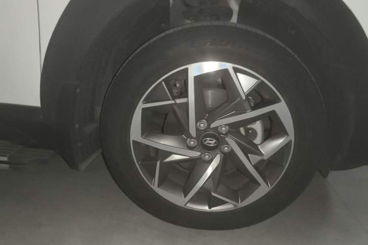 Used Hyundai Tucson 2019 280TGDi Dual-Clutch Two-Wheel Drive Fashion Edition China VI Standard Right Front Wheel Hub