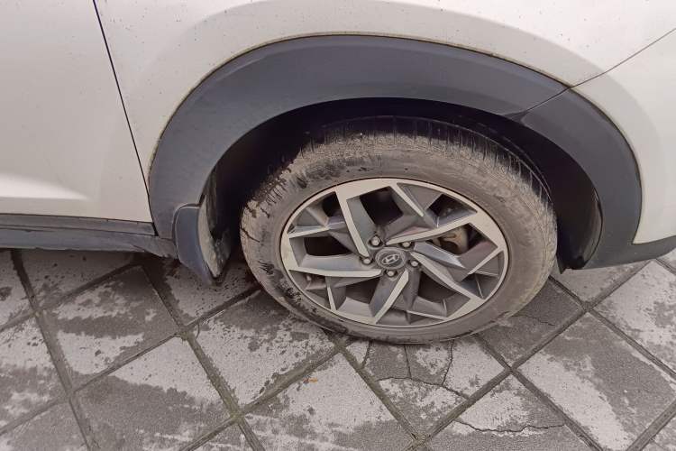 Used Hyundai Tucson 2019 280TGDi Dual-Clutch Two-Wheel Drive Fashion Edition China VI Standard Right Front Wheel Hub
