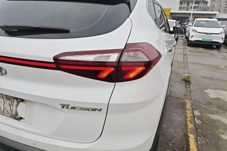 Used Hyundai Tucson 2019 280TGDi Dual-Clutch Two-Wheel Drive Fashion Edition China VI Standard Right Rear Taillight