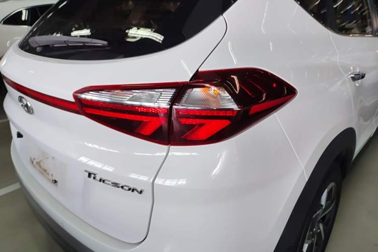 Used Hyundai Tucson 2019 280TGDi Dual-Clutch Two-Wheel Drive Fashion Edition China VI Standard Right Rear Taillight