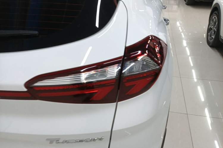 Used Hyundai Tucson 2019 280TGDi Dual-Clutch Two-Wheel Drive Fashion Edition China VI Standard Right Rear Taillight