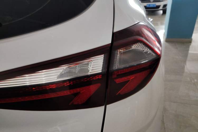 Used Hyundai Tucson 2019 280TGDi Dual-Clutch Two-Wheel Drive Fashion Edition China VI Standard Right Rear Taillight