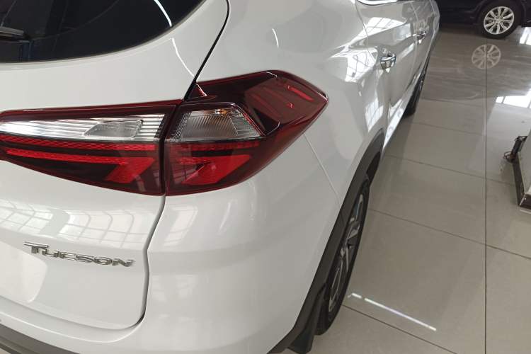 Used Hyundai Tucson 2019 280TGDi Dual-Clutch Two-Wheel Drive Fashion Edition China VI Standard Right Rear Taillight