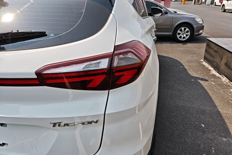 Used Hyundai Tucson 2019 280TGDi Dual-Clutch Two-Wheel Drive Smart Connect Version China VI Right Rear Taillight