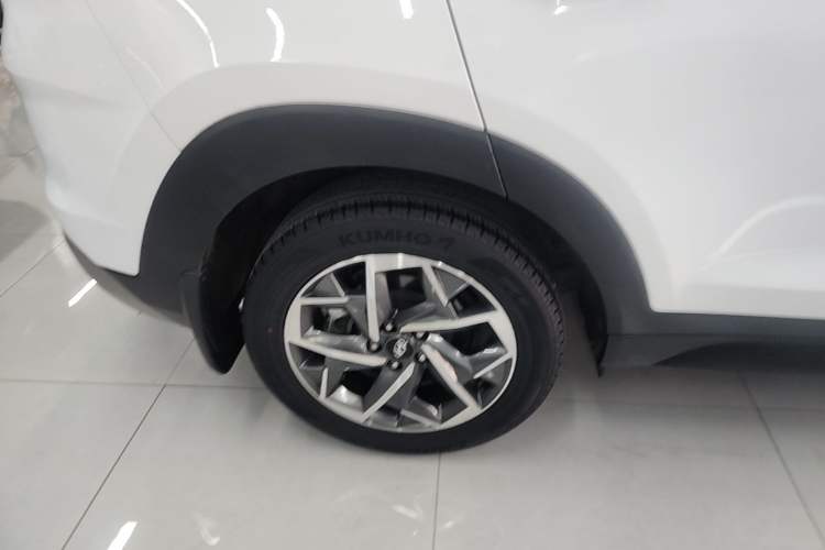 Used Hyundai Tucson 2019 280TGDi Dual-Clutch Two-Wheel Drive Fashion Edition China VI Standard Right Rear Wheel Hub
