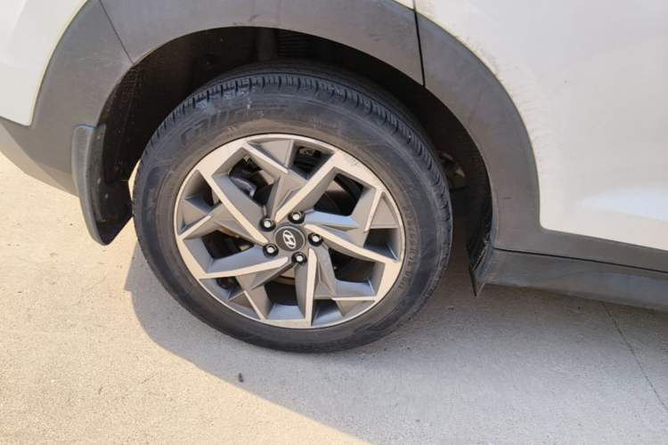 Used Hyundai Tucson 2019 280TGDi Dual-Clutch Two-Wheel Drive Smart Connect Version China V Standard Right Rear Wheel Hub