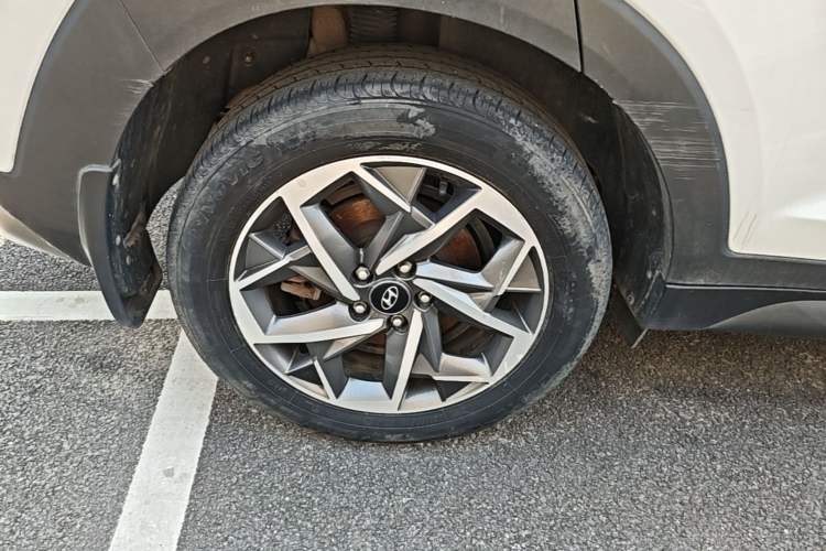 Used Hyundai Tucson 2019 280TGDi Dual-Clutch Two-Wheel Drive Smart Connect Version China VI Right Rear Wheel Hub