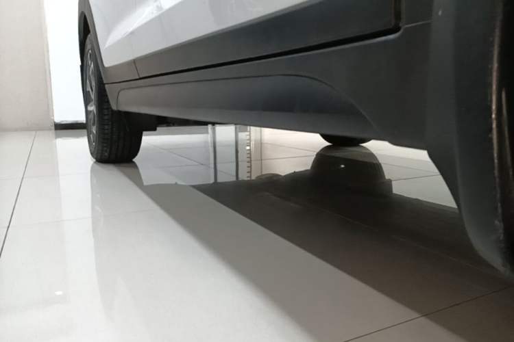Used Hyundai Tucson 2019 280TGDi Dual-Clutch Two-Wheel Drive Fashion Edition China VI Standard Right Side Sill