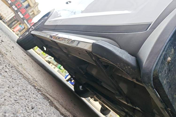 Used Hyundai Tucson 2019 280TGDi Dual-Clutch Two-Wheel Drive Fashion Edition China VI Standard Right Side Sill
