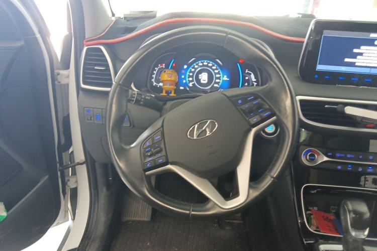 Used Hyundai Tucson 2019 280TGDi Dual-Clutch Two-Wheel Drive Luxury Edition China V Standard Steering Wheel
