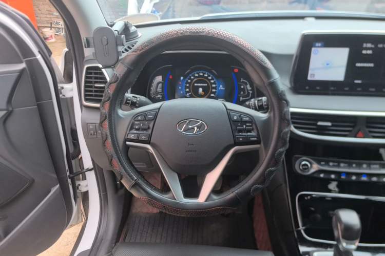 Used Hyundai Tucson 2019 280TGDi Dual-Clutch Two-Wheel Drive Smart Connect Version China VI Steering Wheel
