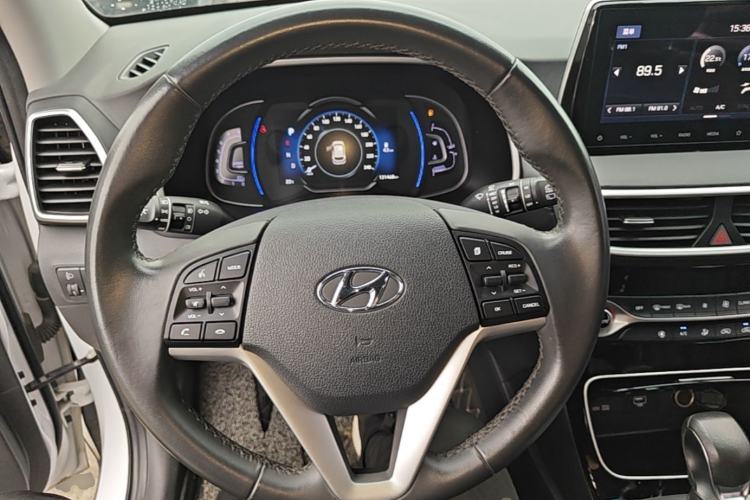 Used Hyundai Tucson 2019 280TGDi Dual-Clutch Two-Wheel Drive Fashion Edition China VI Standard Steering Wheel