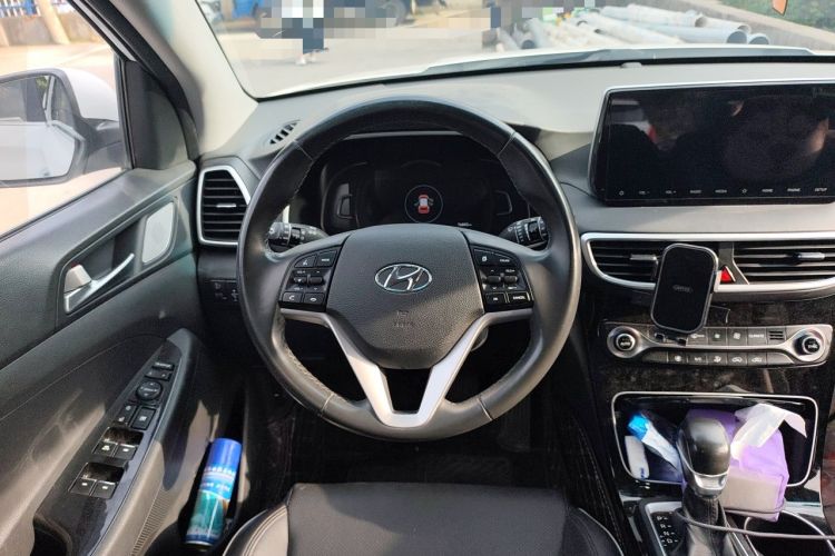 Used Hyundai Tucson 2019 280TGDi Dual-Clutch Two-Wheel Drive Fashion Edition China VI Standard Steering Wheel