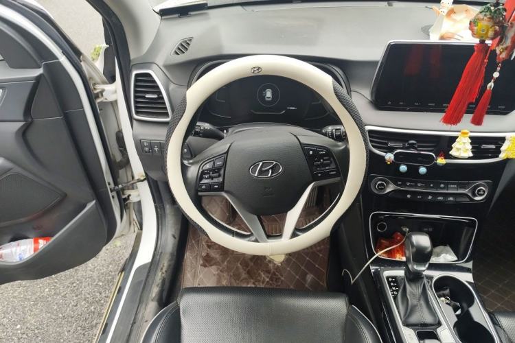 Used Hyundai Tucson 2019 280TGDi Dual-Clutch Two-Wheel Drive Fashion Edition China V Standard Steering Wheel
